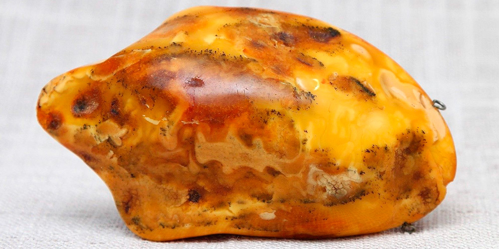 Raw amber