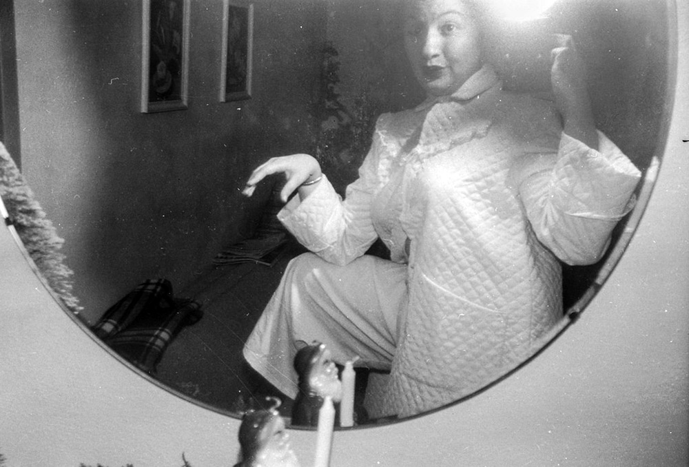 Vintage selfies from 1930-1940