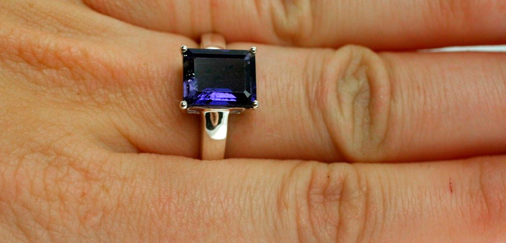 Iolite ring