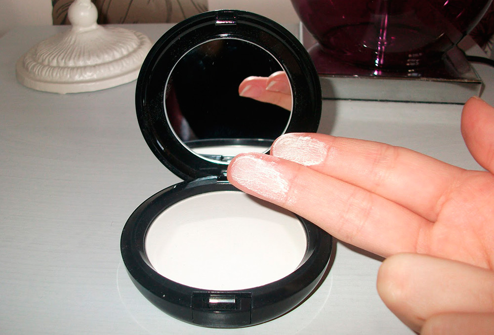 Why do you need a transparent face powder