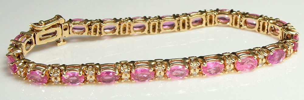 Bracelet with padparadscha sapphires