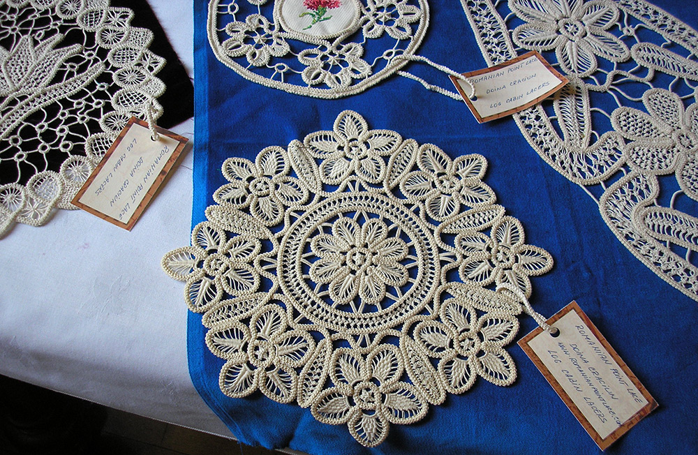 Romanian lace for interior decoration