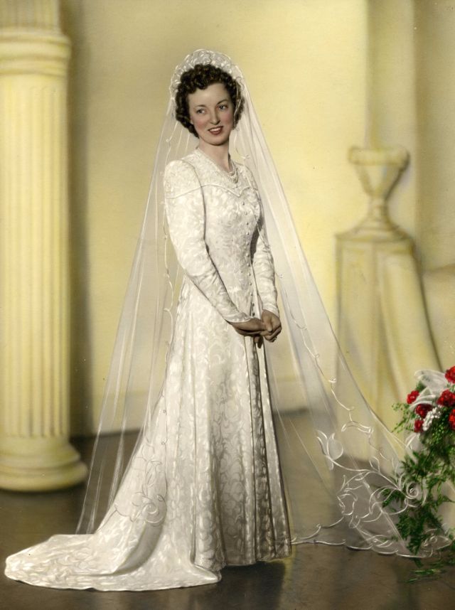 1940s wedding dress