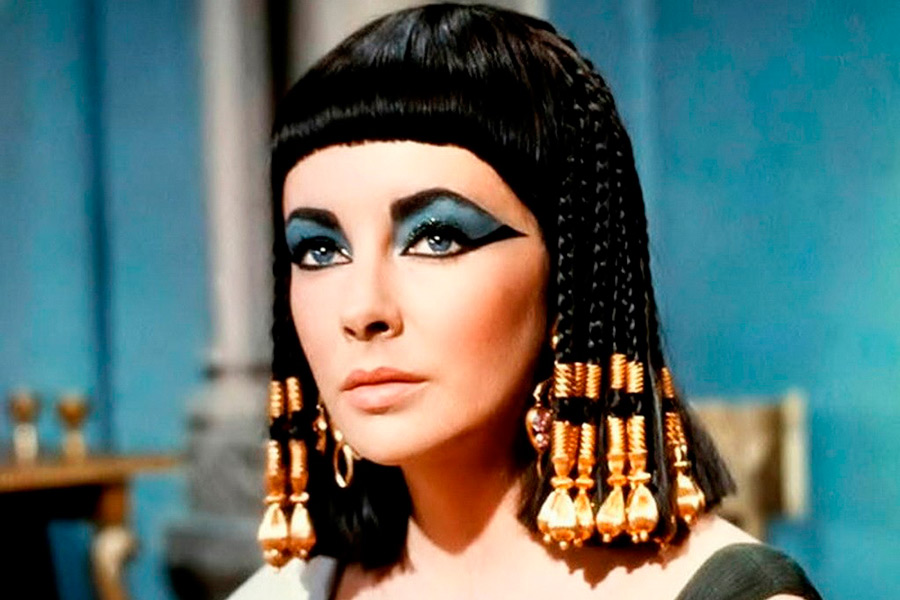 Cleopatra eye makeup