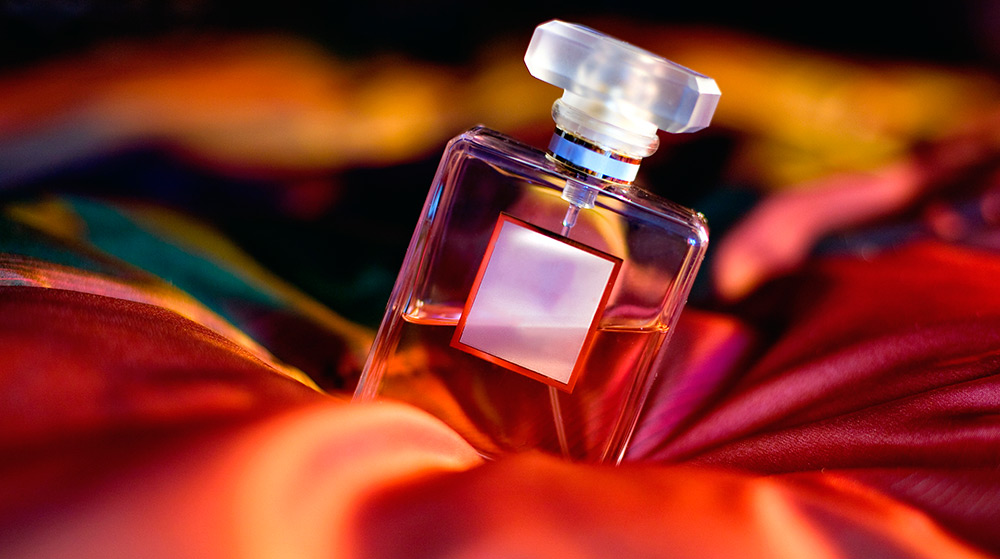 Can perfume make you more beautiful