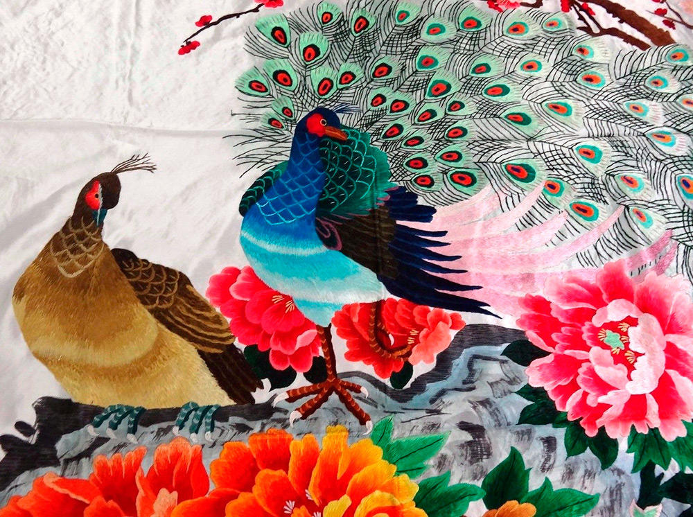 Bird silk embroidery