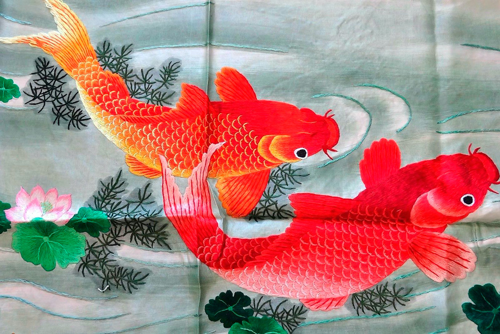 Silk embroidery fish