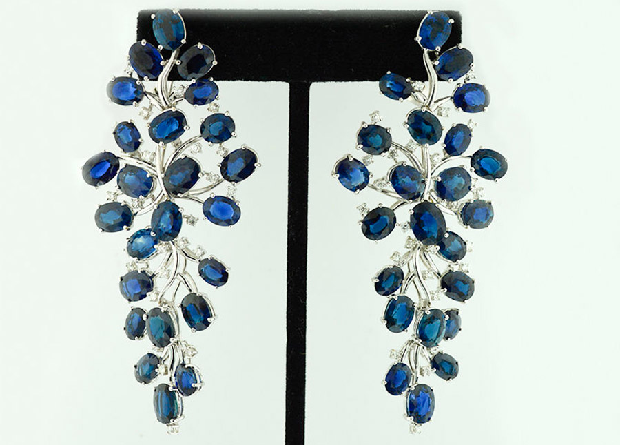 Earrings with sapphires