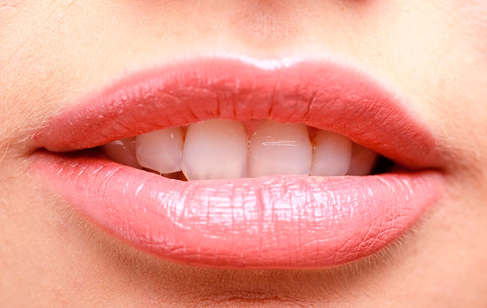 Why lips dry in women - looking for reasons