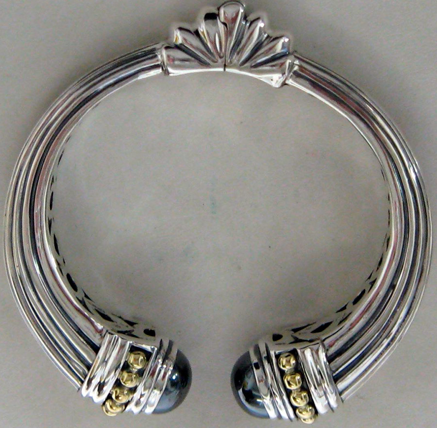 A bracelet