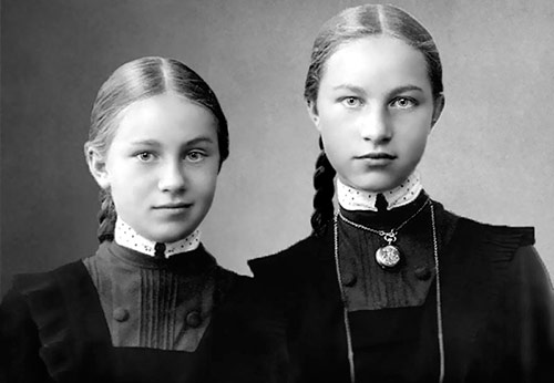 Russian schoolgirls of the early 20th century and school uniforms