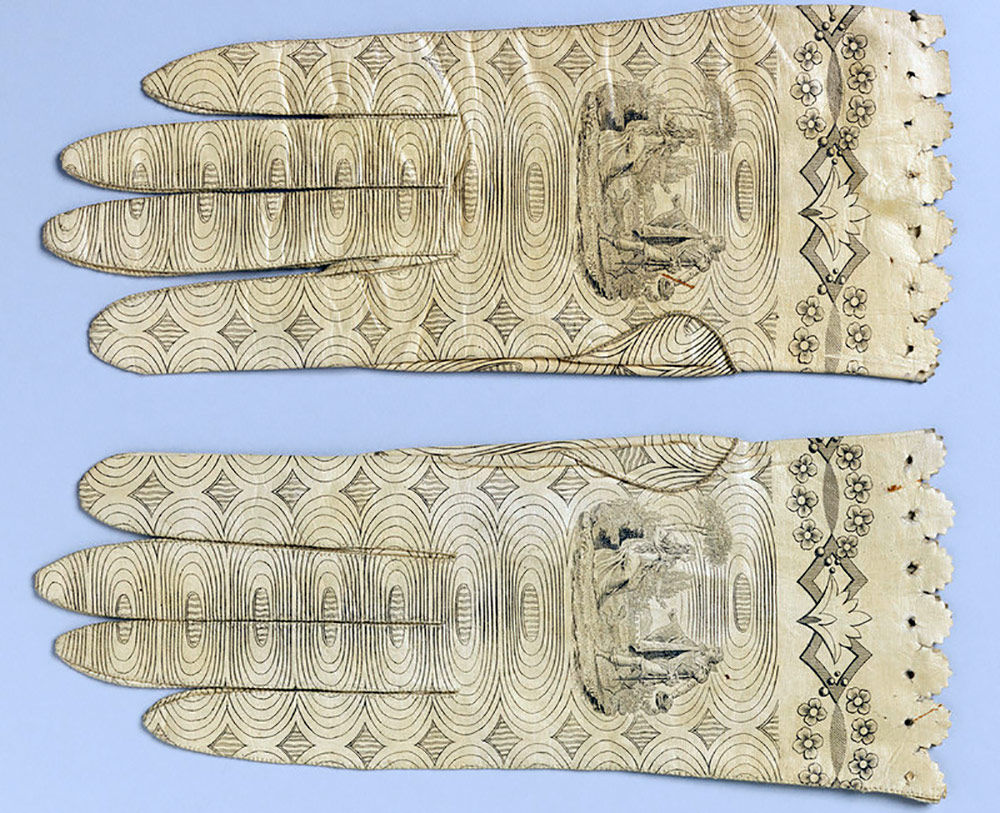 Gloves with prints from the Empire style