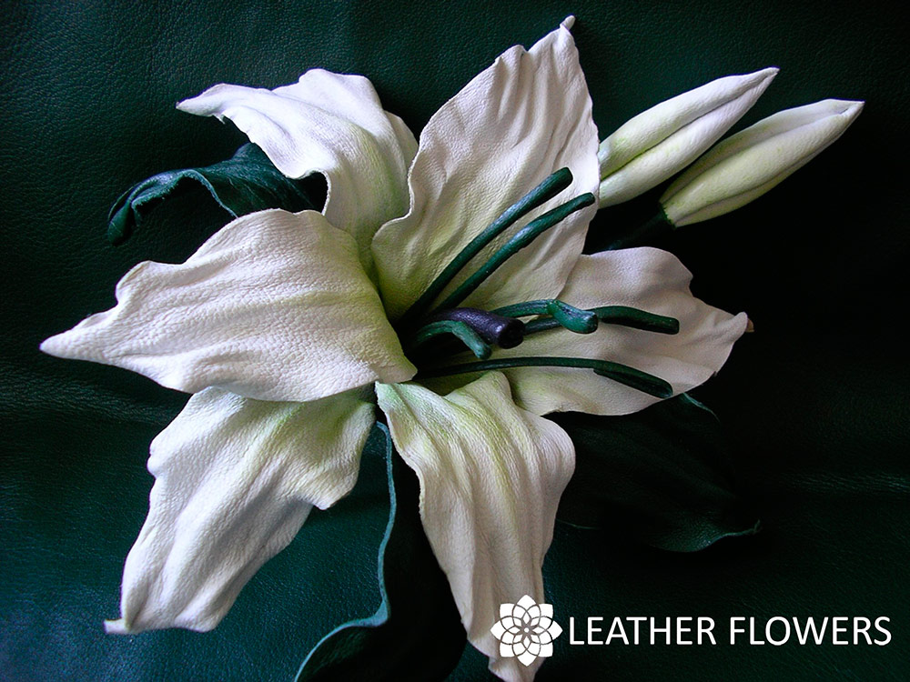 Very beautiful leather flowers - author's work