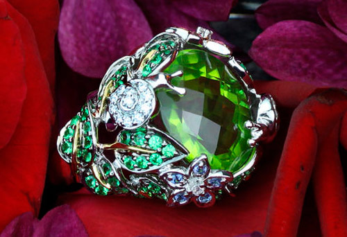 Tsavorite stone - the most beautiful alternative to emerald