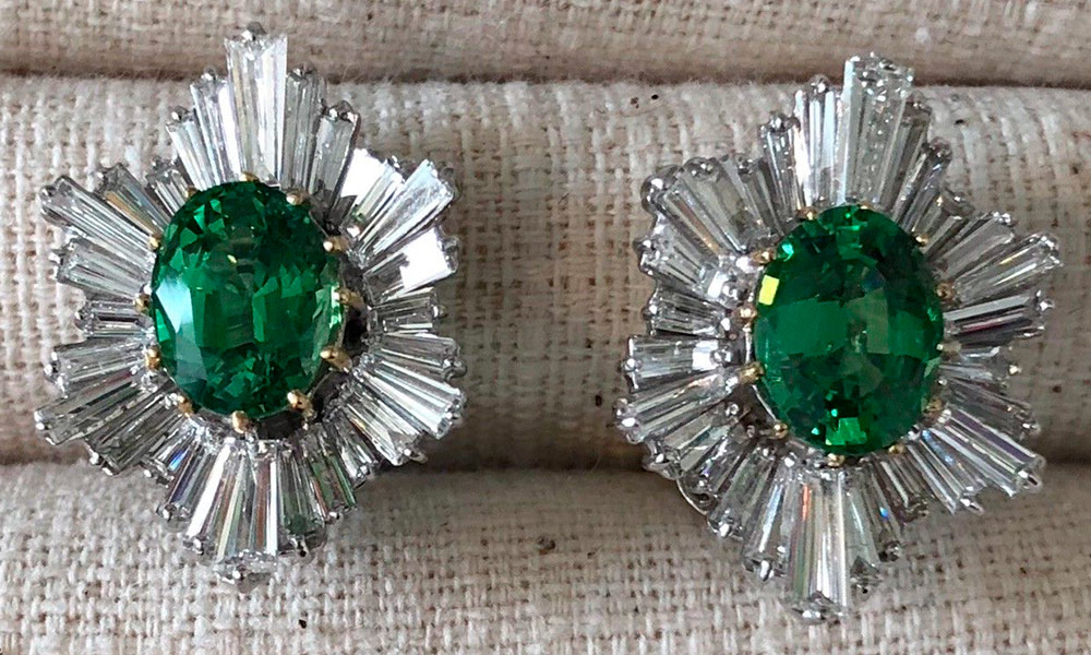 Earrings with green stones