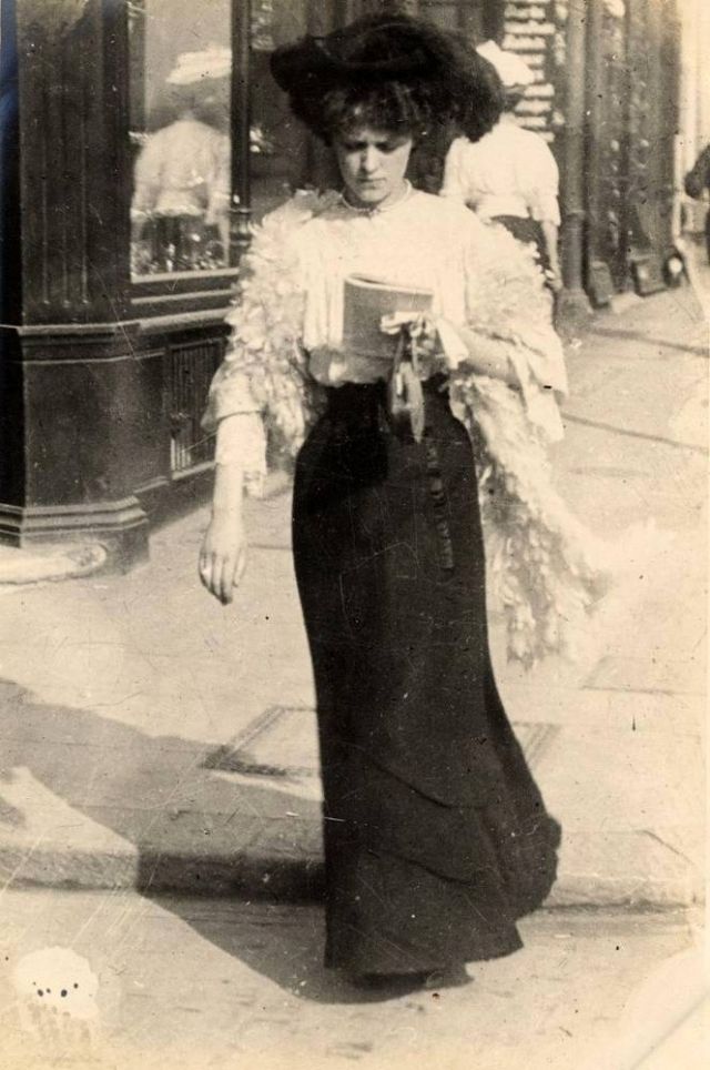 Street style during the Edwardian era