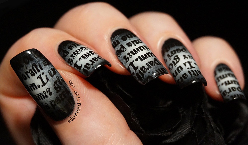 Manicure with texts