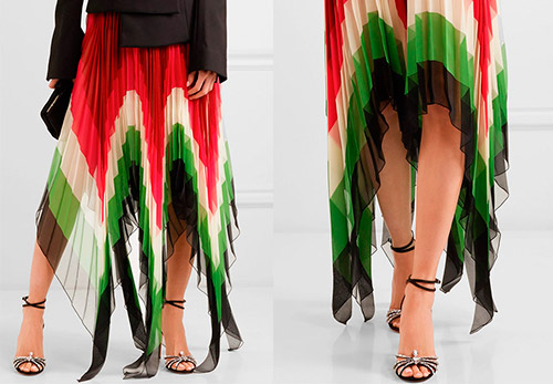 Asymmetrical pleated skirts - 2 trends at once