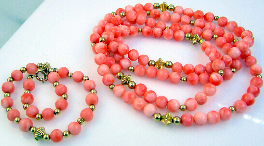 Coral beads and bracelet