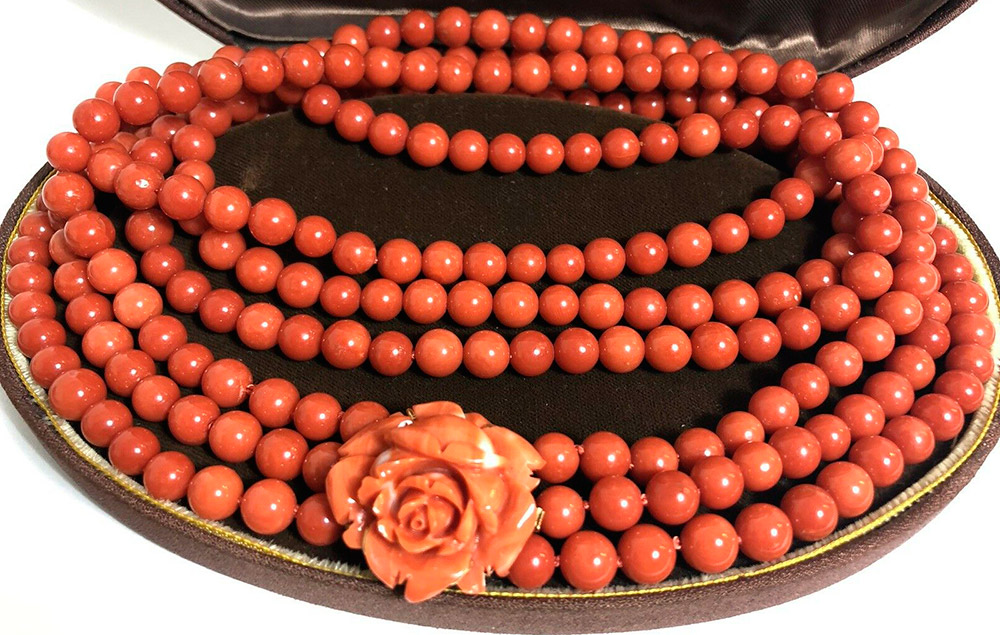 Coral beads with rose