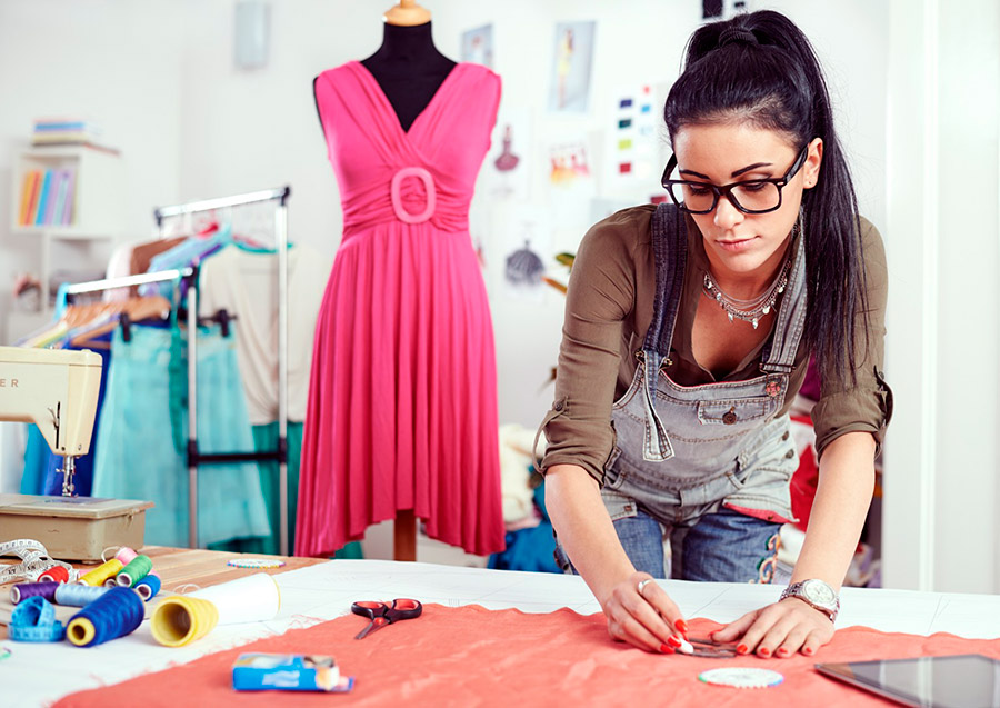 How to become a successful clothing designer