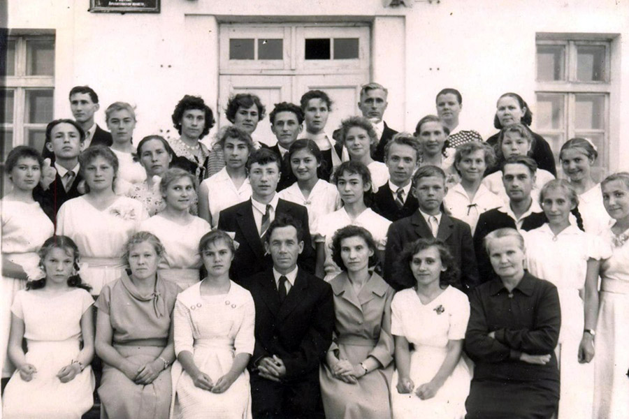 Graduation ball in the Soviet Union