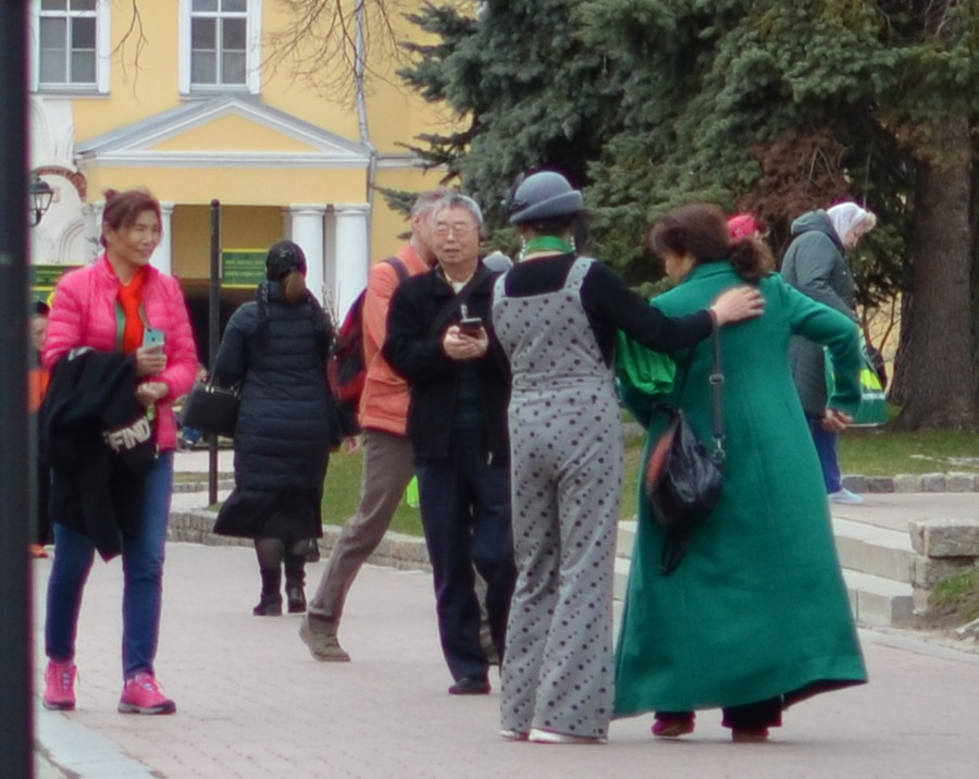 Easter and the style of Chinese tourists in Russia