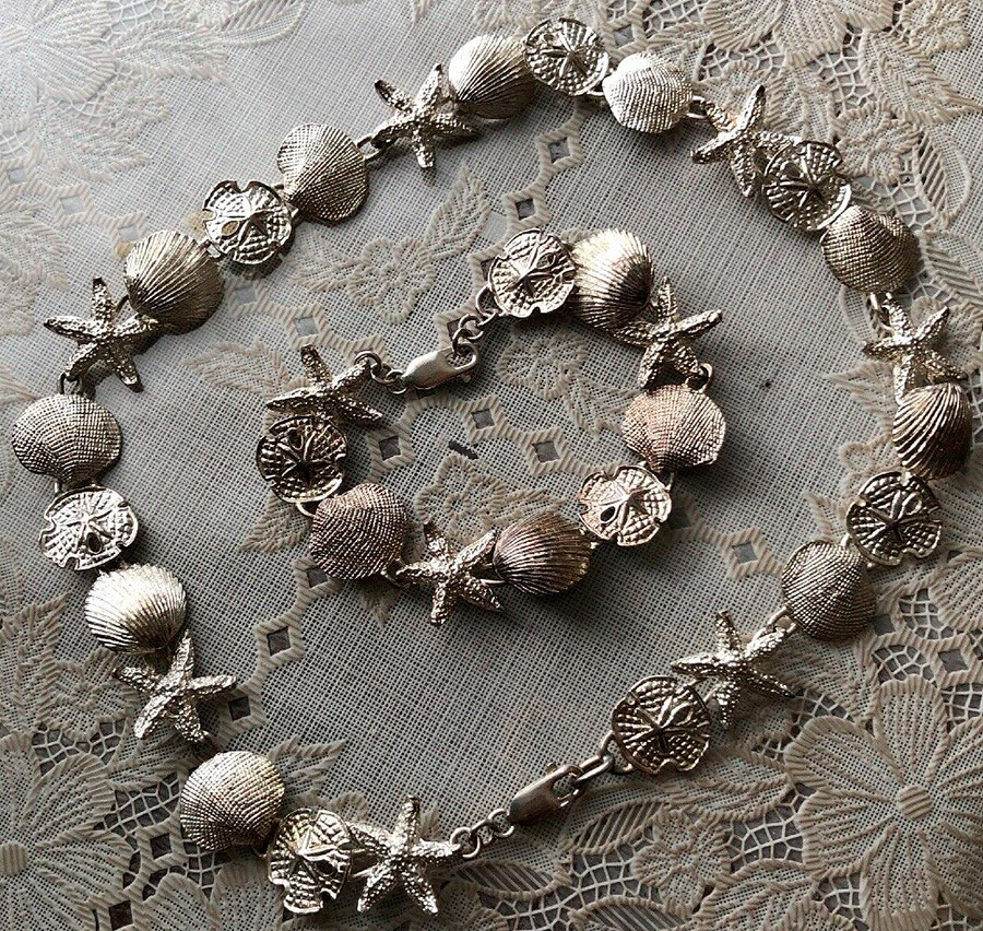 Fashion jewelry with shells