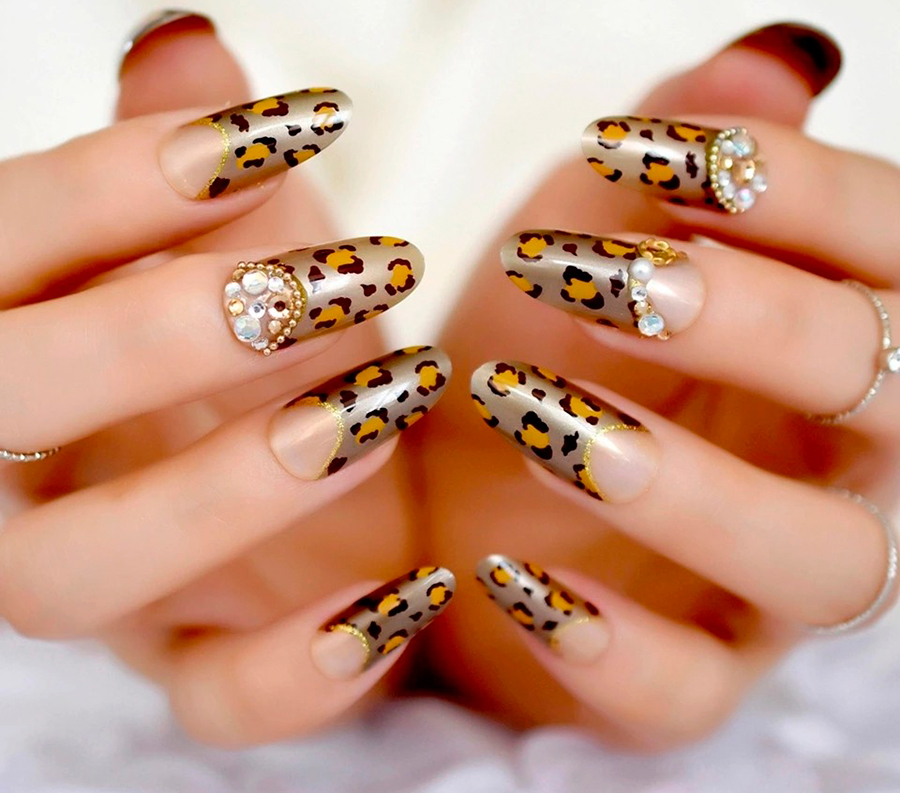 Leopard print nail design