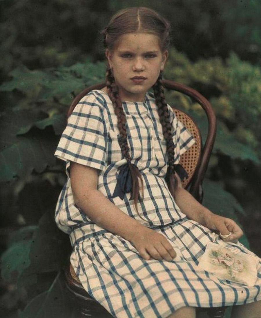 Tsarist Russia fashion in color photographs