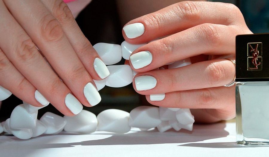 Trendy white manicure