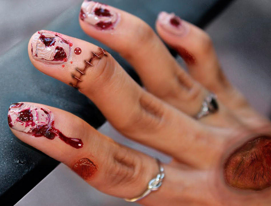 Scary Halloween Manicure