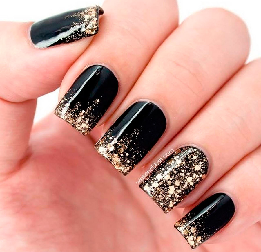 Glitter manicure