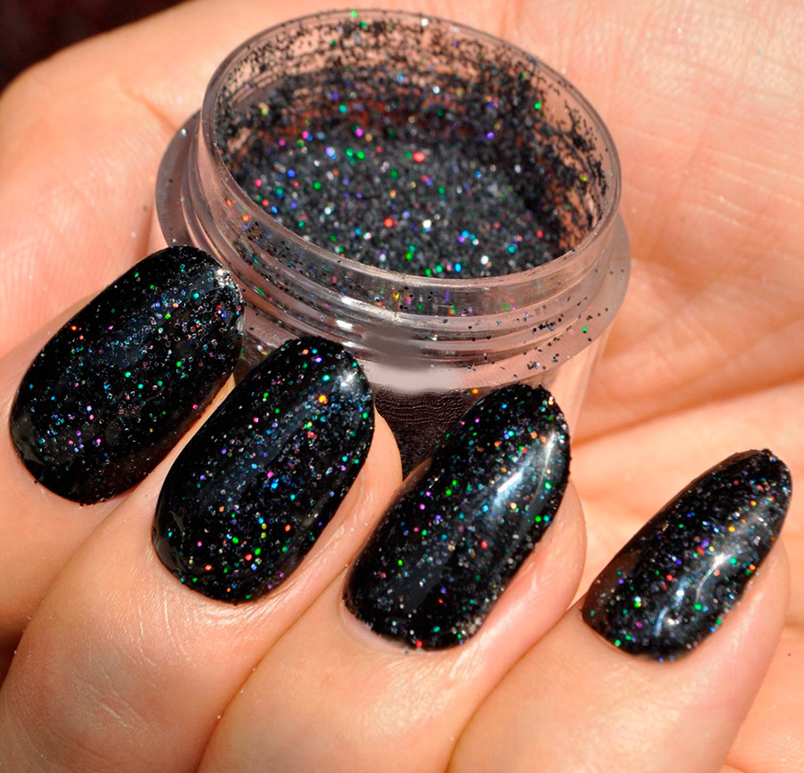 Glitter manicure