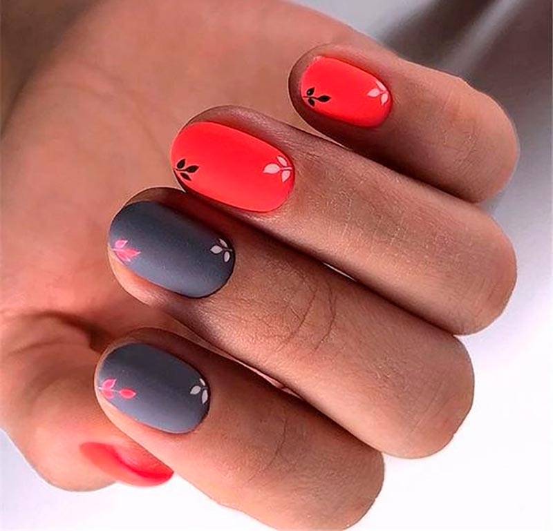 Fashionable matte manicure 2024