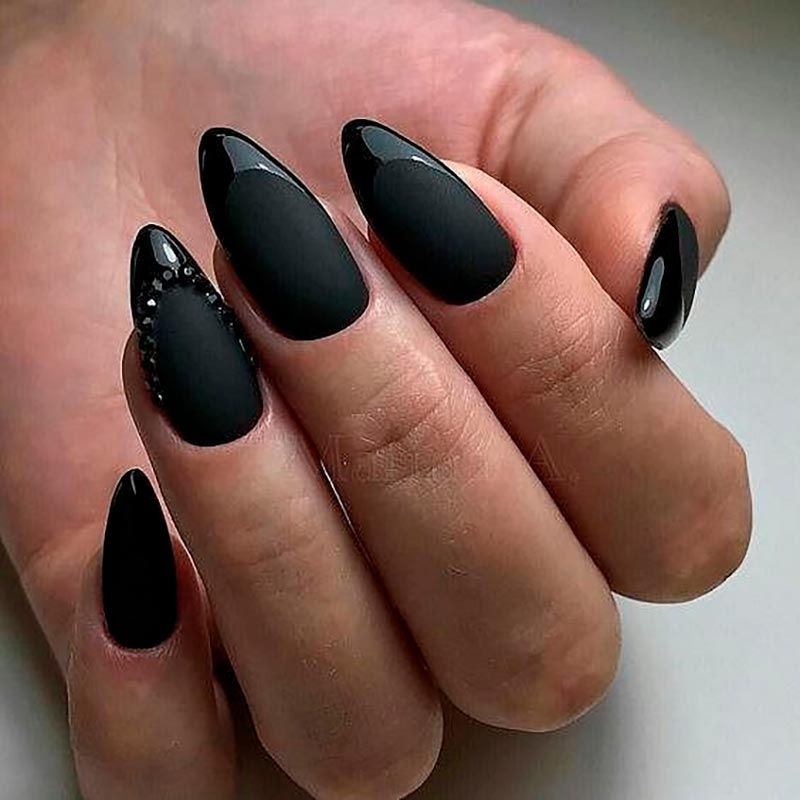 Matte manicure with glossy inserts