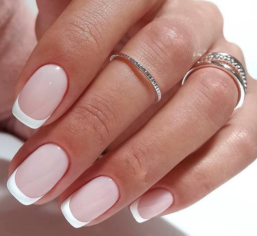 Nude manicure 2024