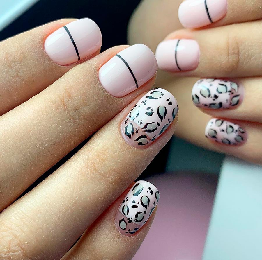 Animal print on nails