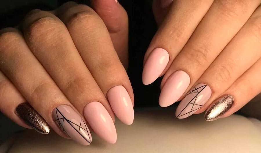 Nude manicure 2024