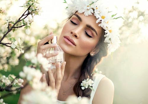 How to use perfume correctly so that it lasts longer?