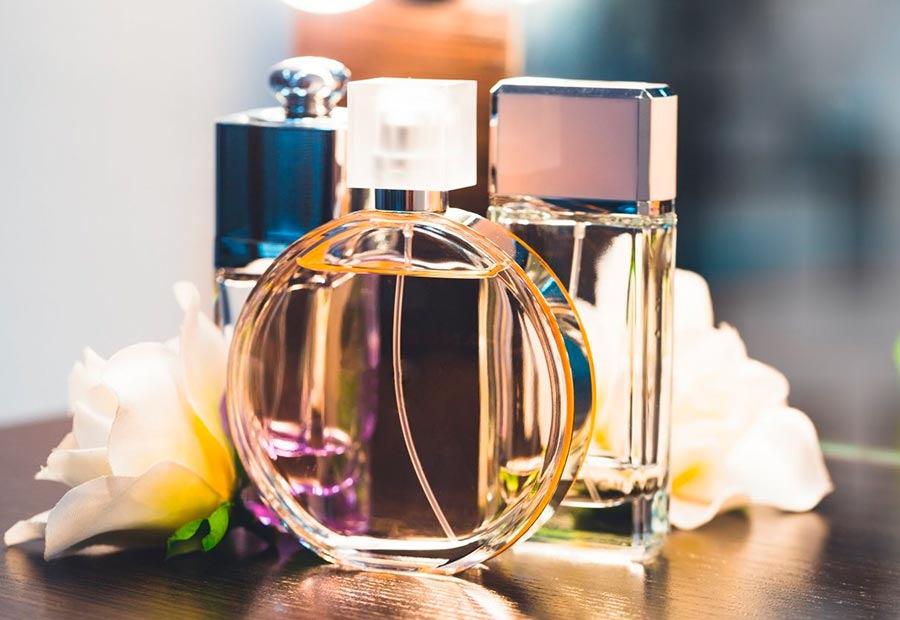 How to use perfume correctly so that it lasts longer?