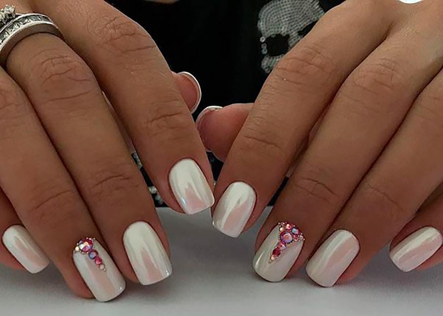 Fashionable white manicure