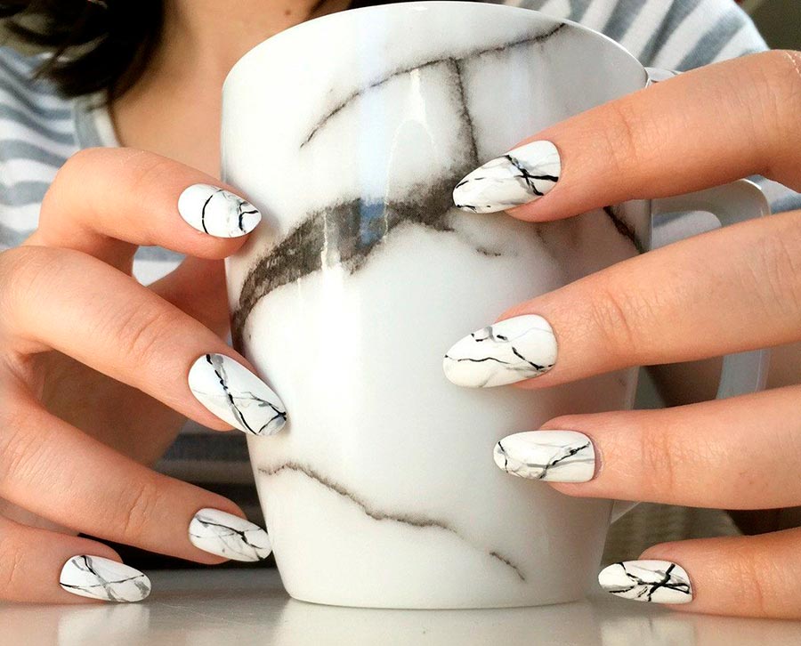 Marble nail design