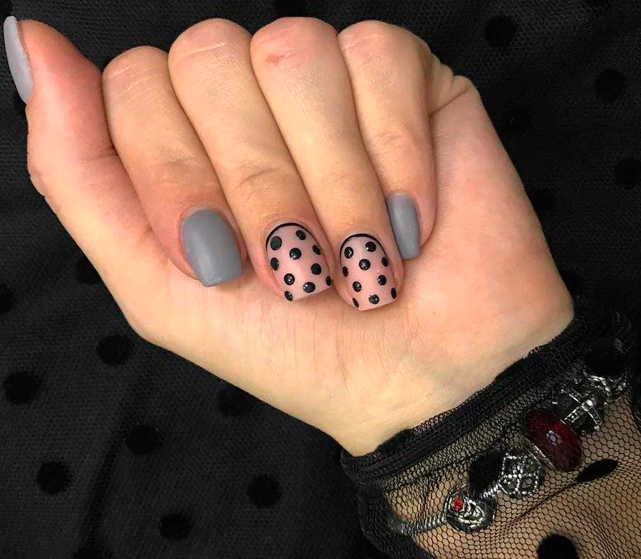 Polka dot manicure