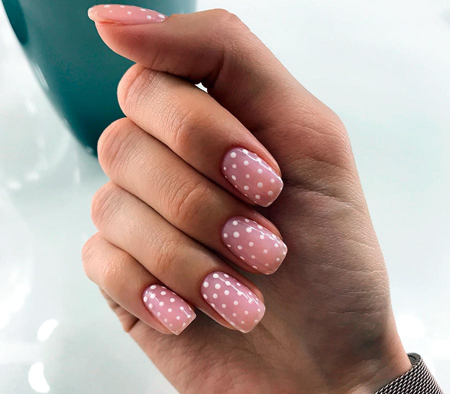 Polka dot manicure