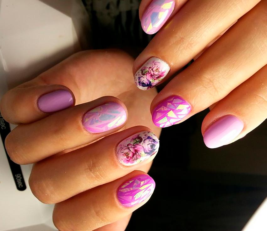 Floral manicure