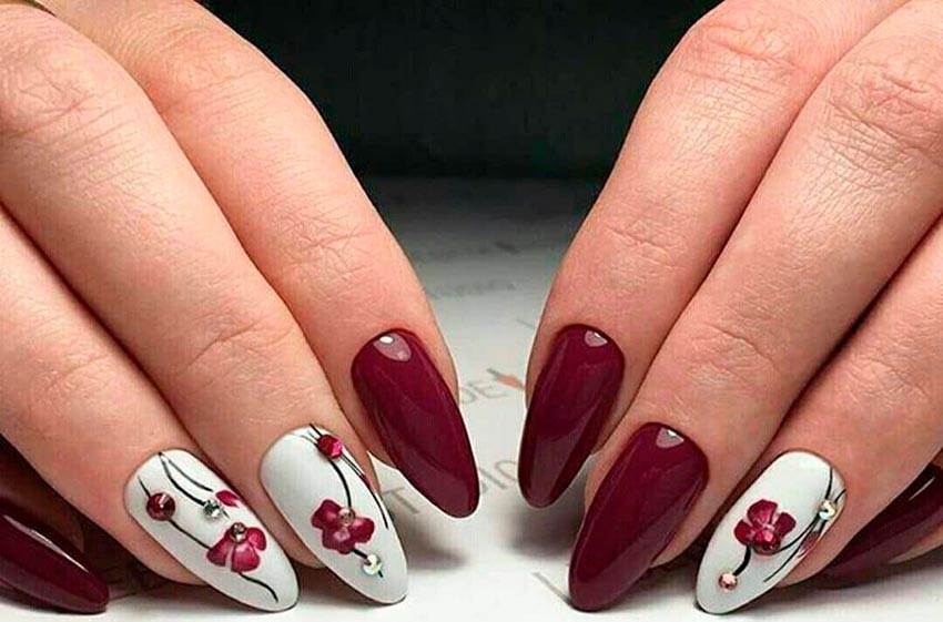 Flowers on nails