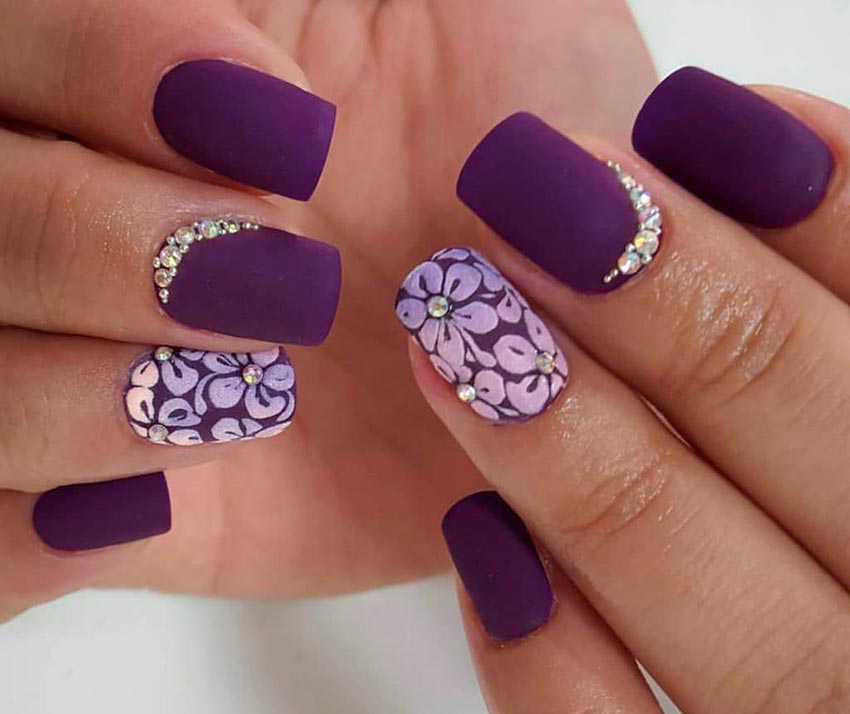 Matte floral manicure