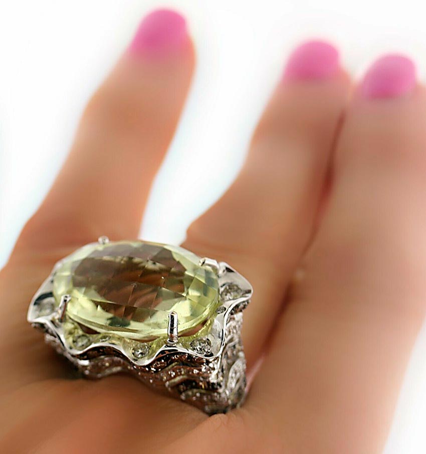 Ring with prasiolite