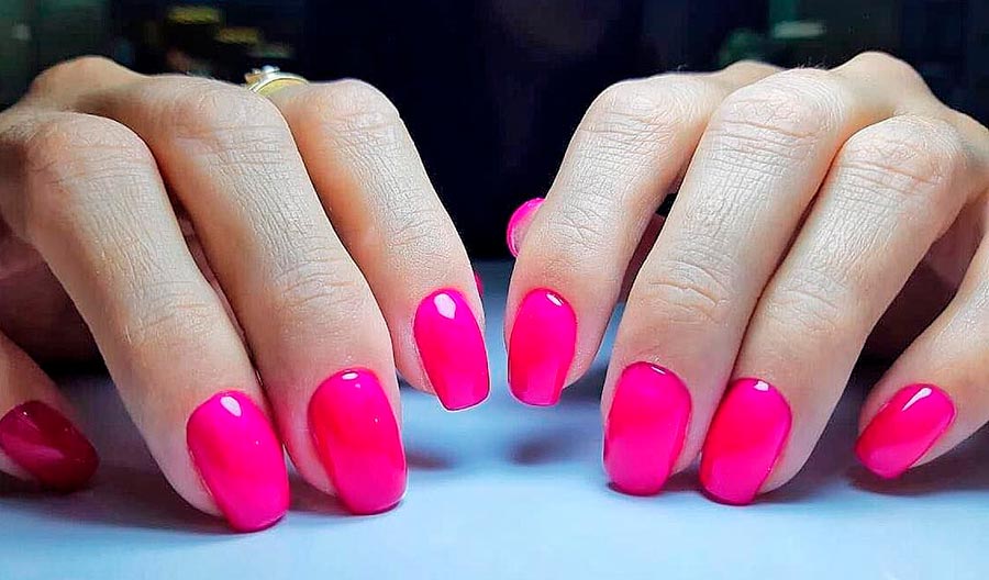 Neon manicure